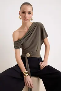 TRENDYOLMİLLA Khaki Asymmetric Yaka Accessory Detailed Party Blouse .D.00013