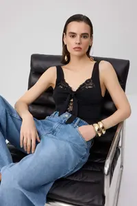 TRENDYOLMİLLA Black Lace Detailed Low-cut back Knitting Sandy Bodysuit .D.00015 - Image 2
