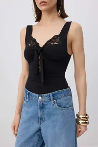 TRENDYOLMİLLA Black Lace Detailed Low-cut back Knitting Sandy Bodysuit .D.00015 - Image 3