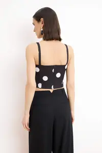 TRENDYOLMİLLA Black Polka Dot Heart Yaka Weaving Finike Bustier - Image 4