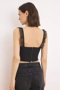 TRENDYOLMİLLA Black Tulle Detailed Weaving Bustier - Image 4