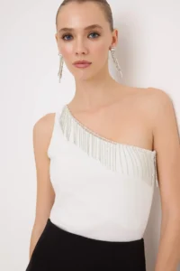 TRENDYOLMİLLA White Stone Accessory Detailed Asymmetric Yaka Party Blouse