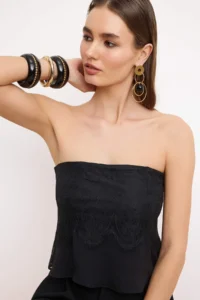 TRENDYOLMİLLA Black Lace Detailed Yoryo Siphon Blouse - Image 2