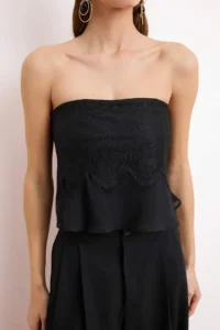 TRENDYOLMİLLA Black Lace Detailed Yoryo Siphon Blouse - Image 3