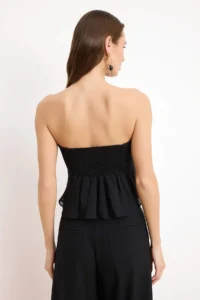 TRENDYOLMİLLA Black Lace Detailed Yoryo Siphon Blouse - Image 4