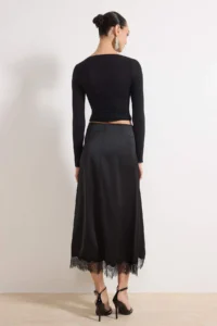 TRENDYOLMiLLA Black Asymmetric Kesim Lace Garnili Satin Skirt - Image 4