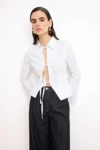 TRENDYOLMİLLA White Bedene Oturan Accessory Detailed Party Shirt - Image 2
