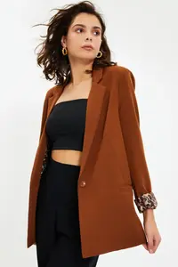 TRENDYOLMİLLA Brown Regular Lining Detailed Weaving Blazer Jacket - Image 2