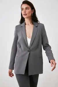 TRENDYOLMİLLA Gray Regular Lining Detailed Weaving Blazer Jacket - Image 11