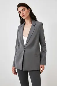 TRENDYOLMİLLA Gray Regular Lining Detailed Weaving Blazer Jacket - Image 12