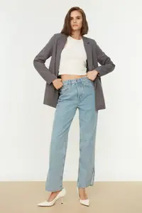TRENDYOLMİLLA Gray Regular Lining Detailed Weaving Blazer Jacket - Image 5