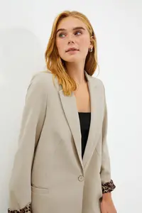 TRENDYOLMİLLA Stone Regular Lining Detailed Weaving Blazer Jacket - Image 3