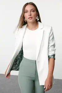 TRENDYOLMİLLA White Regular Lining Detailed Weaving Blazer Jacket