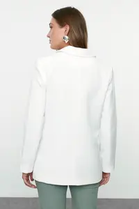 TRENDYOLMİLLA White Regular Lining Detailed Weaving Blazer Jacket - Image 5