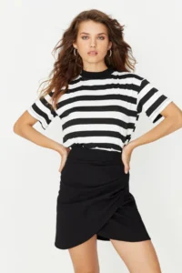 TRENDYOLMiLLA Black Front Gather Detailed Double breasted Mini Size Weaving Skirt - Image 3