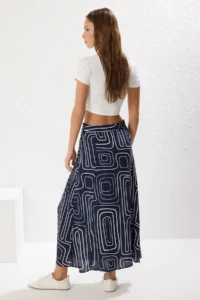 TRENDYOLMiLLA Dark Navy Patterned Slit Detailed Viscose Midi Weaving Skirt - Image 5