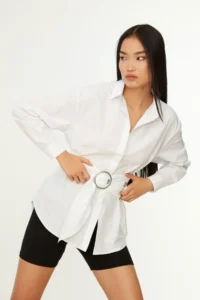TRENDYOLMİLLA White Arched Hair Clip Detailed Cotton Weaving Shirt - Image 3