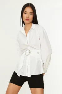 TRENDYOLMİLLA White Arched Hair Clip Detailed Cotton Weaving Shirt - Image 4