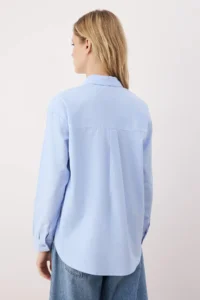 TRENDYOLMİLLA Mavi Loose Fit Cotton Weaving Shirt - Image 4