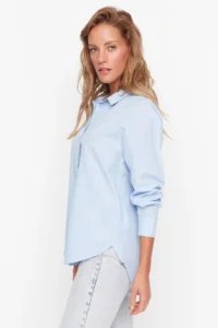 TRENDYOLMİLLA Mavi Loose Fit Cotton Weaving Shirt - Image 6