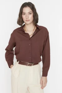 TRENDYOLMİLLA Brown Loose Fit Cotton Weaving Shirt - Image 2