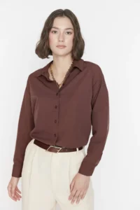 TRENDYOLMİLLA Brown Loose Fit Cotton Weaving Shirt - Image 4