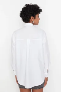 TRENDYOLMİLLA White Loose Fit Cotton Weaving Shirt - Image 5