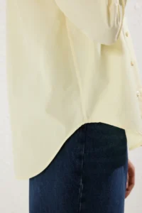 TRENDYOLMİLLA Yellow Loose Fit Cotton Weaving Shirt - Image 4
