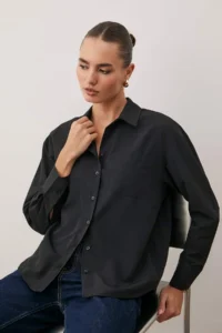 TRENDYOLMİLLA Black Tek with pocket Boyfriend/Wide Pattern Cotton Weaving Shirt - Image 2