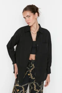 TRENDYOLMİLLA Black Tek with pocket Boyfriend/Wide Pattern Cotton Weaving Shirt - Image 8
