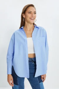 TRENDYOLMİLLA Mavi Tek with pocket Boyfriend/Wide Pattern Cotton Weaving Shirt - Image 3