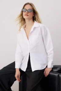 TRENDYOLMİLLA White Tek with pocket Boyfriend/Wide Pattern Cotton Weaving Shirt - Image 2