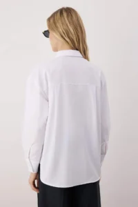 TRENDYOLMİLLA White Tek with pocket Boyfriend/Wide Pattern Cotton Weaving Shirt - Image 4