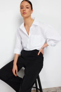 TRENDYOLMİLLA White Tek with pocket Boyfriend/Wide Pattern Cotton Weaving Shirt - Image 6