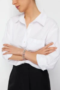 TRENDYOLMİLLA White Tek with pocket Boyfriend/Wide Pattern Cotton Weaving Shirt - Image 9