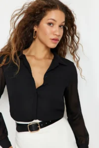 TRENDYOLMİLLA Black Sleeves Transparent Regular Normal Pattern Weaving Shirt - Image 4