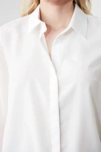TRENDYOLMİLLA White Sleeves Transparent Regular Normal Pattern Weaving Shirt - Image 5