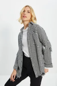 TRENDYOLMİLLA Black Crowbar Patterned Skirt Dirty Finish Weaving Jacket Shirt