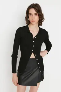 TRENDYOLMİLLA Black Mercerized Look Ribbed Polo Shirt Collar Knitwear Cardigan - Image 2