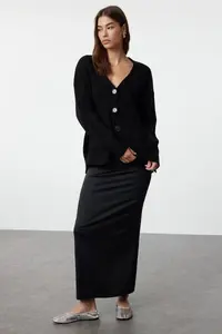 TRENDYOLMİLLA Black Basic Soft textured Knitwear Cardigan - Image 2