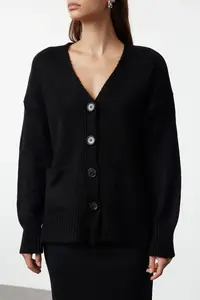 TRENDYOLMİLLA Black Basic Soft textured Knitwear Cardigan - Image 4