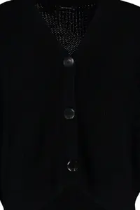 TRENDYOLMİLLA Black Wide Pattern V-neck Knitwear Cardigan - Image 7