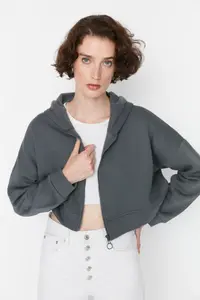TRENDYOLMİLLA Anthracite Basic Zippered Hooded Crop Thick Fleece Lined Knitting Sweatshirt - Image 3