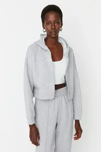 TRENDYOLMİLLA Gray Basic Zippered Hooded Crop Thick Fleece Lined Knitting Sweatshirt - Image 2