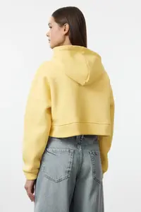 TRENDYOLMİLLA Light Yellow Zippered Hooded Casual Cut Crop Thick Fleece Lined Knitting Sweatshirt - Image 6
