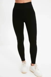 TRENDYOLMİLLA Black High Waist Basic Elastic Waist interlock Knitting Leggings - Image 3