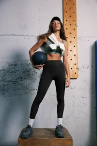 TRENDYOLMİLLA Black seamless/Seamless Full Size Knitting Sports Leggings - Image 3