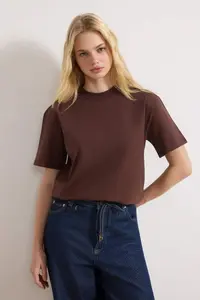 TRENDYOLMİLLA Dark Brown 100% Cotton Basic Regular/Normal Pattern Dog collar Knitting T-Shirt
