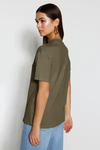 TRENDYOLMİLLA Dark Khaki 100% Cotton Basic Regular/Normal Pattern Dog collar Knitting T-Shirt - Image 3