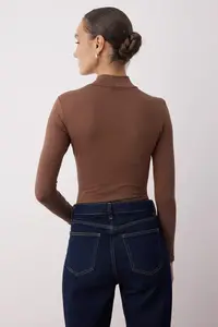 TRENDYOLMİLLA Brown Turtleneck snaps Knitting Bodysuit .D.0008 - Image 4